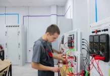 В Волгоградском колледже управления и новых технологий открыли мастерскую